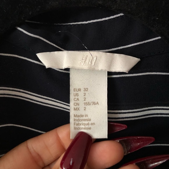 Button down blouse - Picture 2 of 2